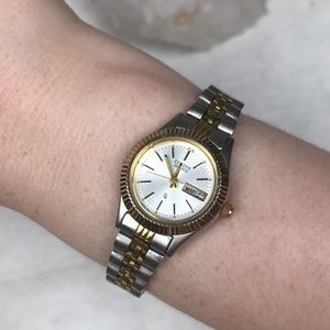 Citizen quartz Japan water resist watch two tone